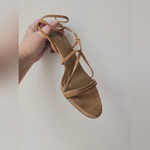 Zara Brown TAN Suede Straps Ankle Sandals Kitten Heel  Size 9 - Picture 2 of 8